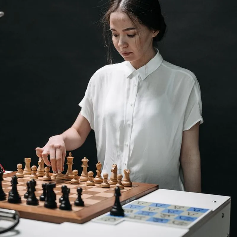 일자리 상실, 불평등, 통제 불능의 에이전트: 우리는 왜 소수 엘리트의 AI 의제를 받아들이고 있는가?