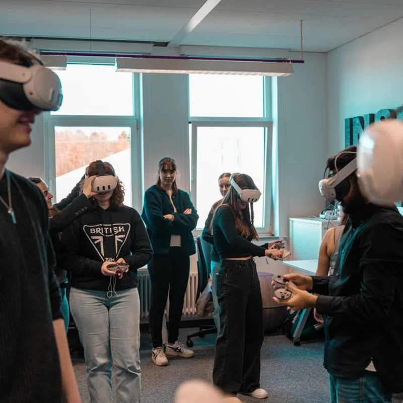미 정부 기관, 공격자들이 AI를 이용해 산업 제어 시스템 공격 도구 제작 중이라 경고: 국가 기반 시설의 새로운 위협