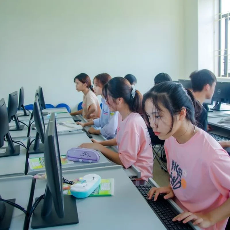 영국 노동당, AI 데이터센터 건설 '제동' 요구 거부, 인공지능 미래와 에너지 사이의 갈등