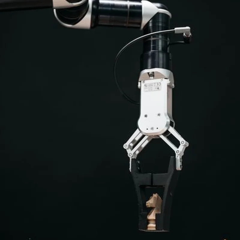 AI 시대 소매업 전략: 맥시의 'AI 퍼스트' 운영 철학이 시사하는 한국 유통업의 미래